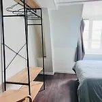 Cozy Studio By The Moulin Rouge